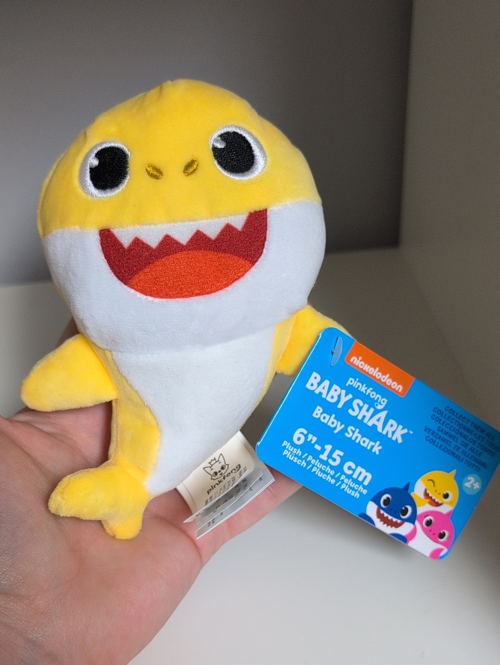 Nickelodian Baby Shark Plush Yellow Baby Shark 6" BNWT